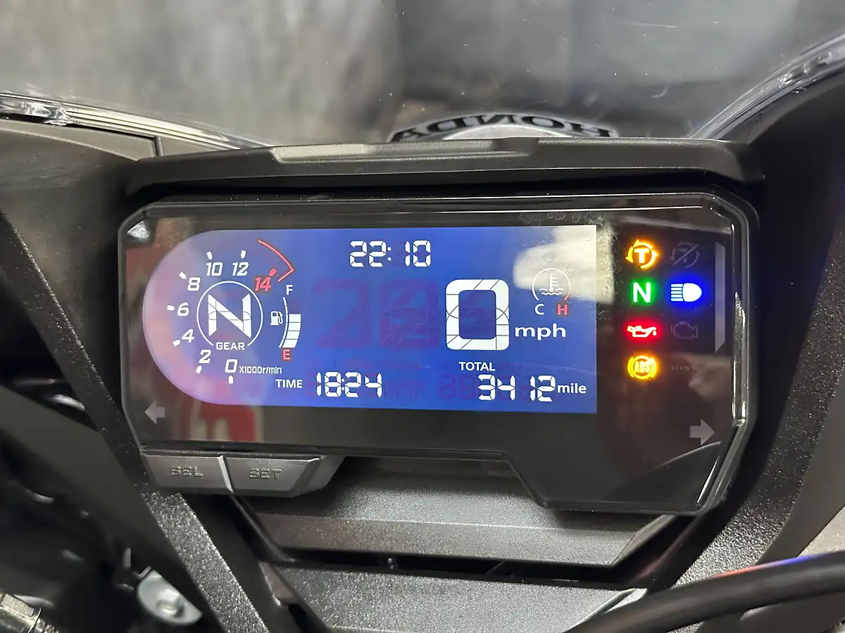 Used 2023 Honda CBR650R 650 R Black - Interior and Exterior details 3