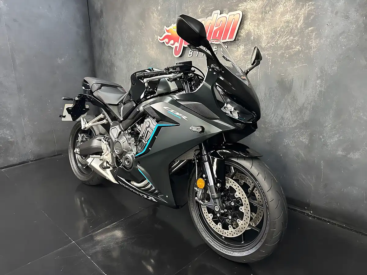 Used 2023 Honda CBR650R 650 R Black - Interior and Exterior details 4