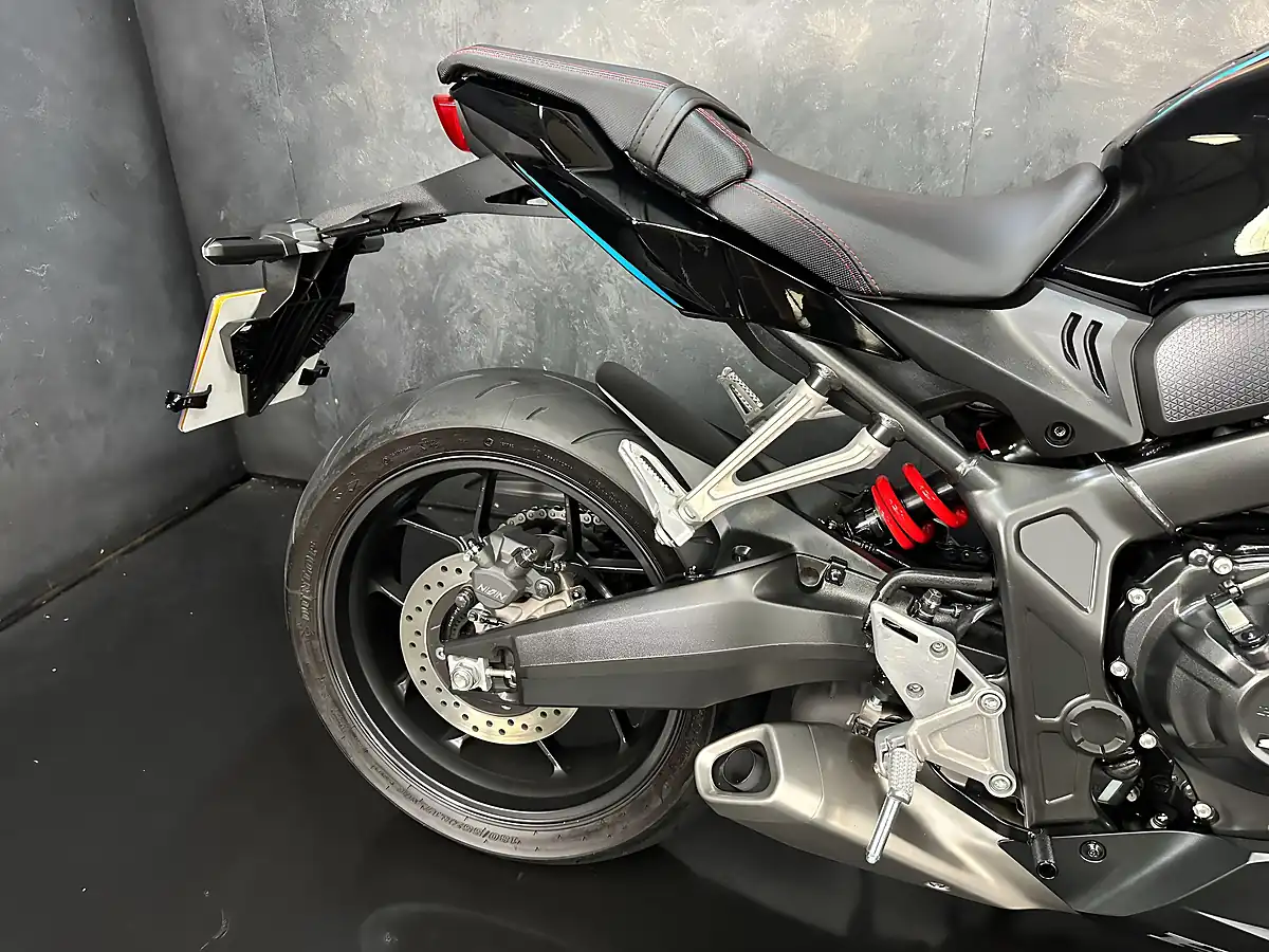 Used 2023 Honda CBR650R 650 R Black - Interior and Exterior details 7
