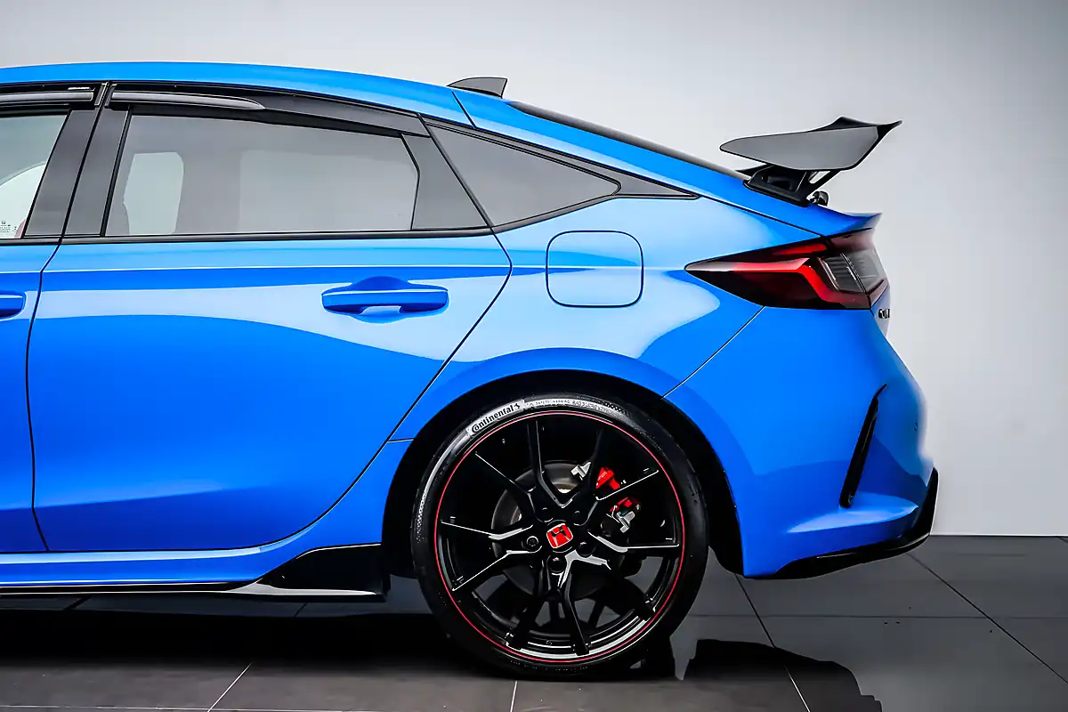Used 2023 Honda Civic Type R Racing Blue Pearl - Interior and Exterior details 13