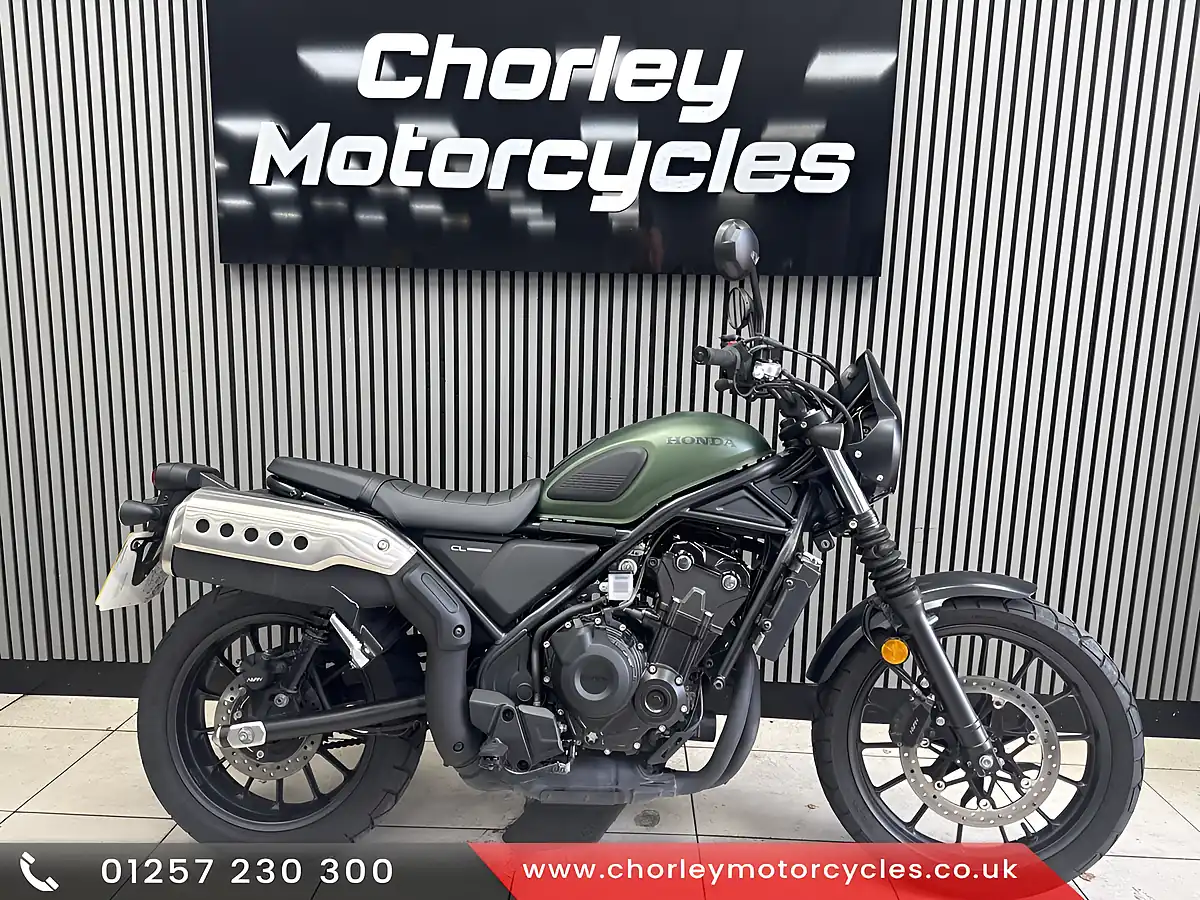 Used 2023 Honda Cl 500 a-P Green - Front View