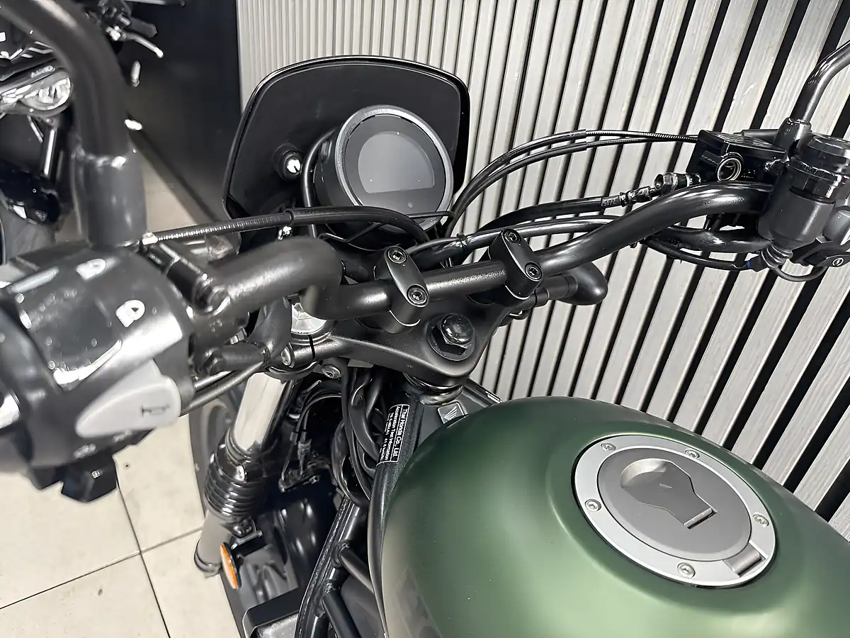 Used 2023 Honda Cl 500 a-P Green - Interior and Exterior details 19