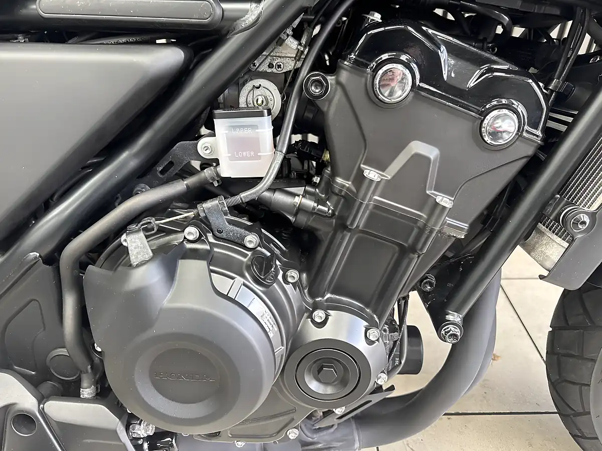 Used 2023 Honda Cl 500 a-P Green - Interior and Exterior details 3