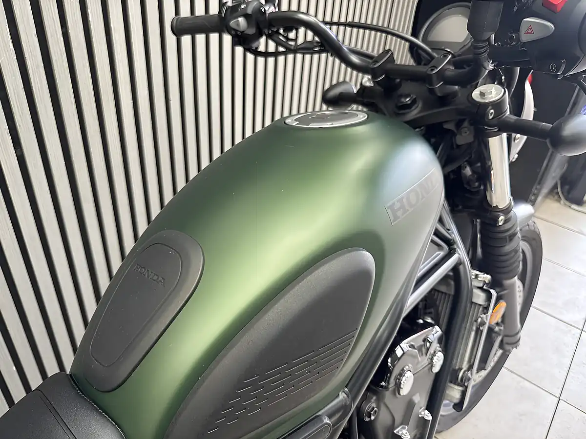 Used 2023 Honda Cl 500 a-P Green - Interior and Exterior details 5