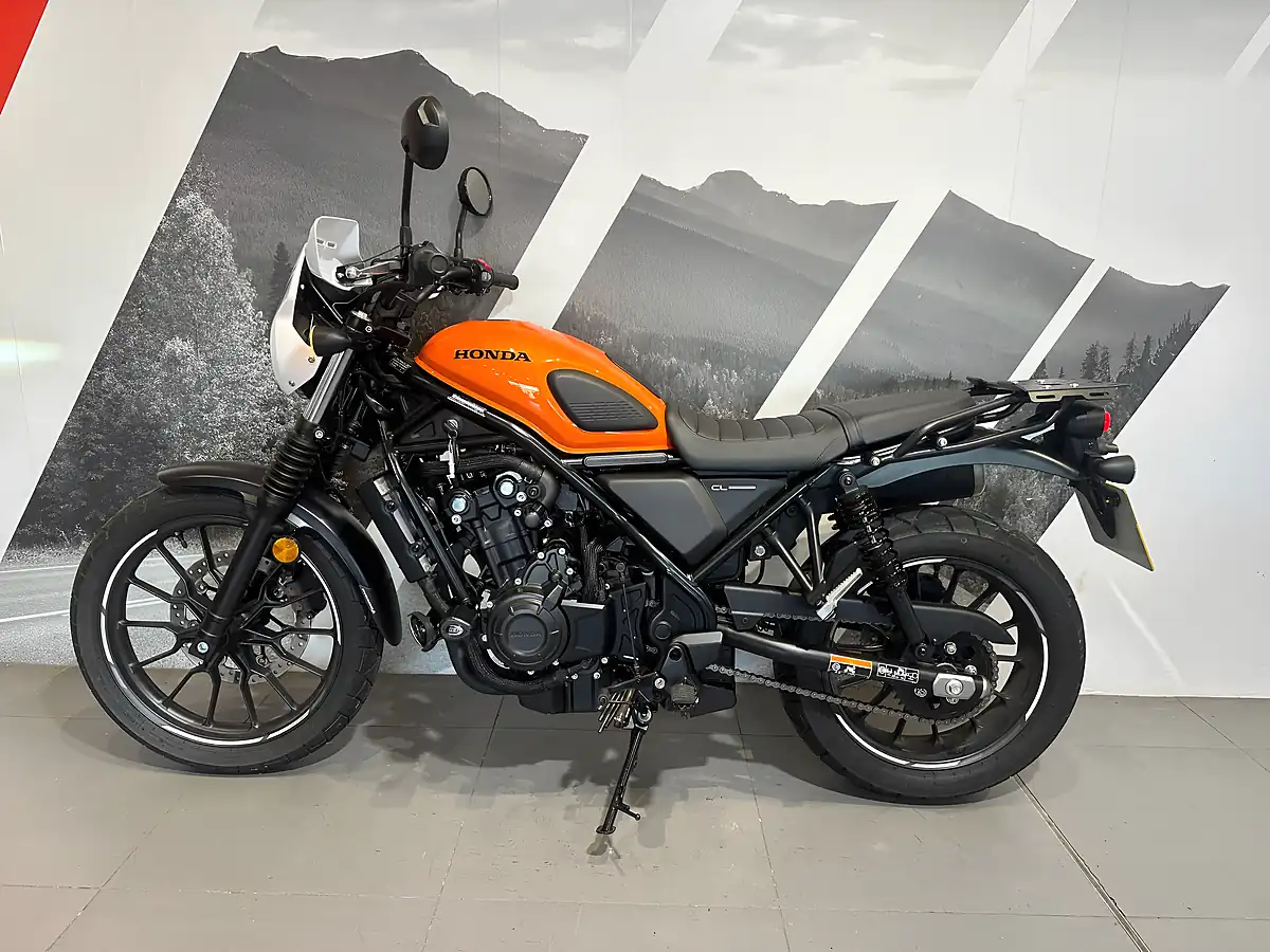 Used 2023 Honda CL500 Orange Metallic - Interior and Exterior details 2