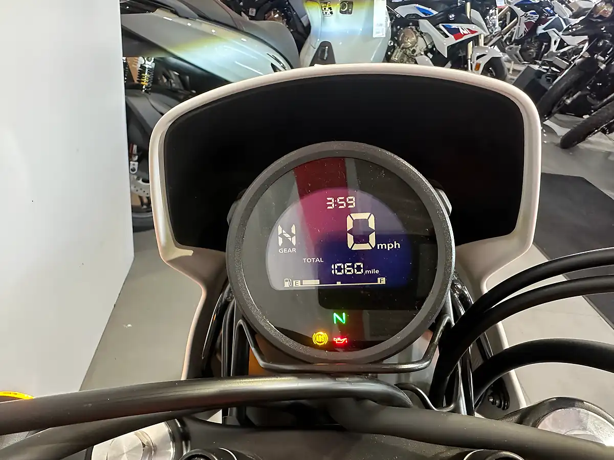 Used 2023 Honda CL500 Orange Metallic - Interior and Exterior details 6
