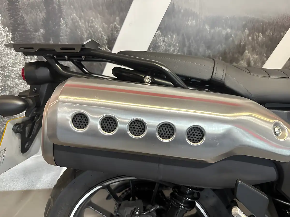 Used 2023 Honda CL500 Orange Metallic - Interior and Exterior details 8