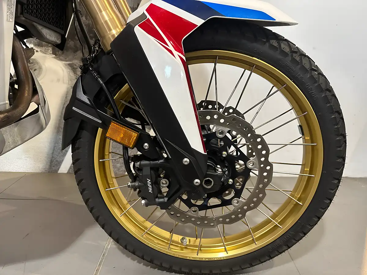 Used 2023 Honda CRF1100L Africa Twin Adventure Sports White - Interior and Exterior details 10