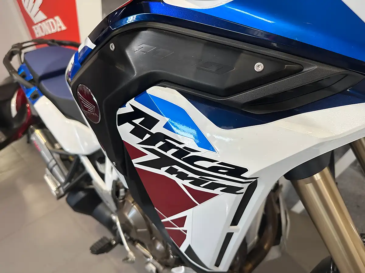 Used 2023 Honda CRF1100L Africa Twin Adventure Sports White - Interior and Exterior details 11