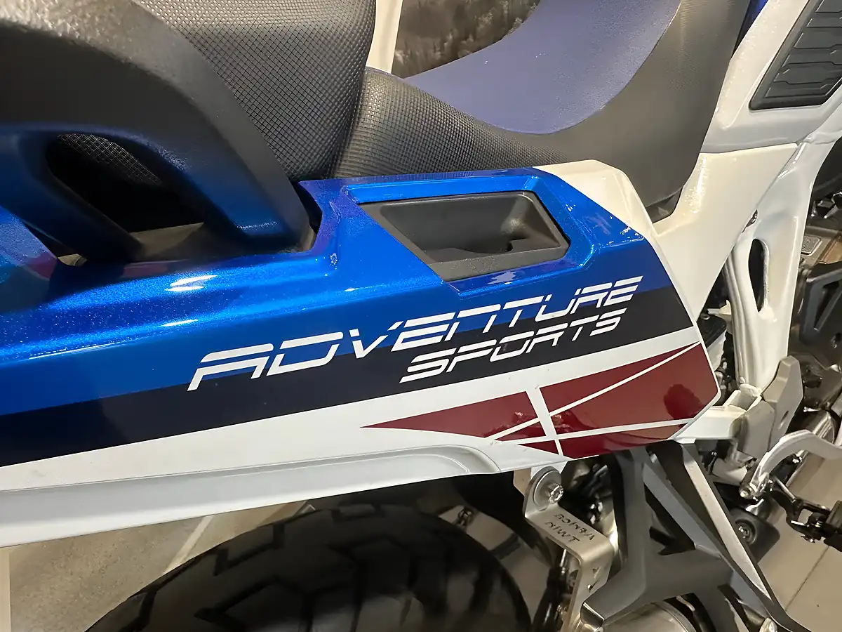 Used 2023 Honda CRF1100L Africa Twin Adventure Sports White - Interior and Exterior details 12