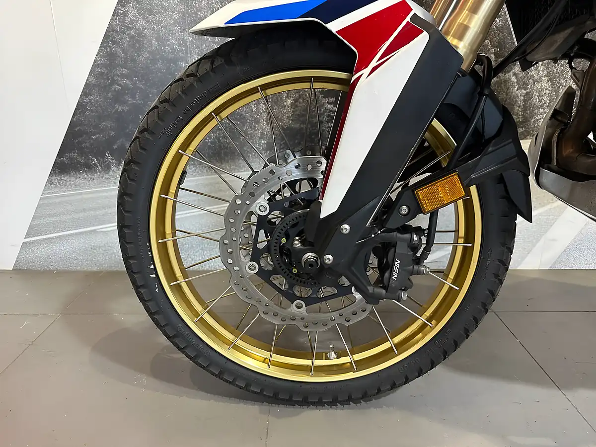 Used 2023 Honda CRF1100L Africa Twin Adventure Sports White - Interior and Exterior details 19