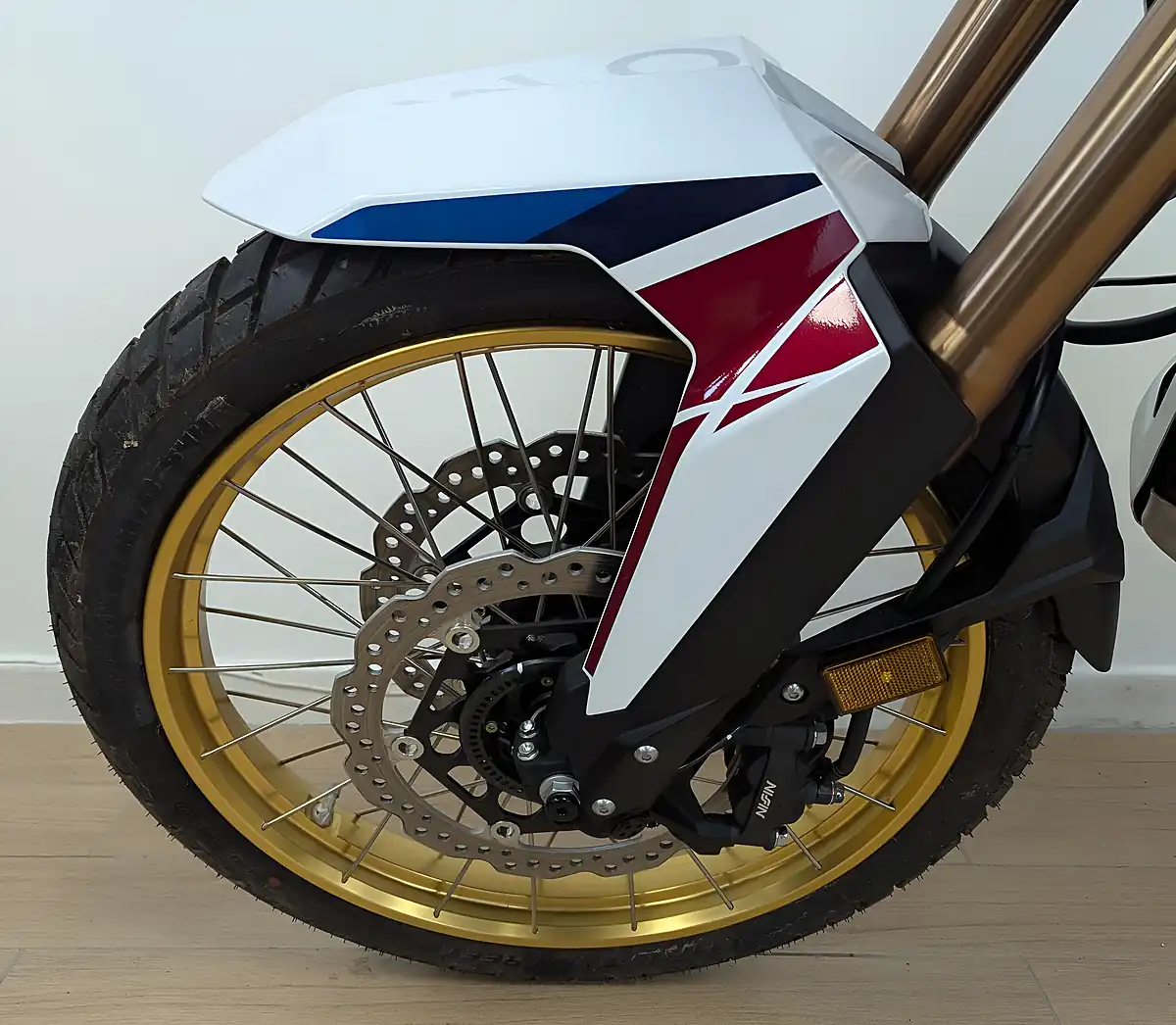 Used 2023 Honda CRF1100L Africa Twin Adventure Sports White - Interior and Exterior details 14