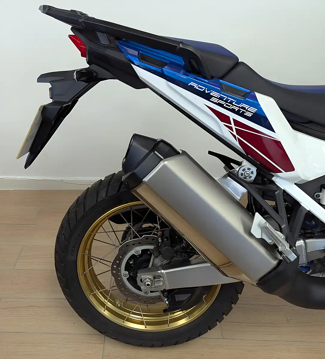 Used 2023 Honda CRF1100L Africa Twin Adventure Sports White - Interior and Exterior details 15