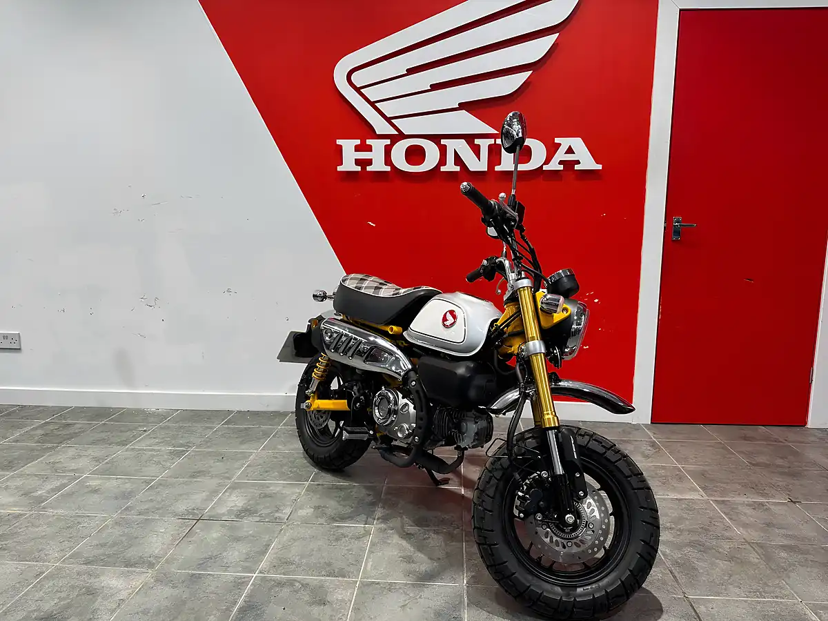 Used 2023 Honda Monkey 125 Yellow - Front View