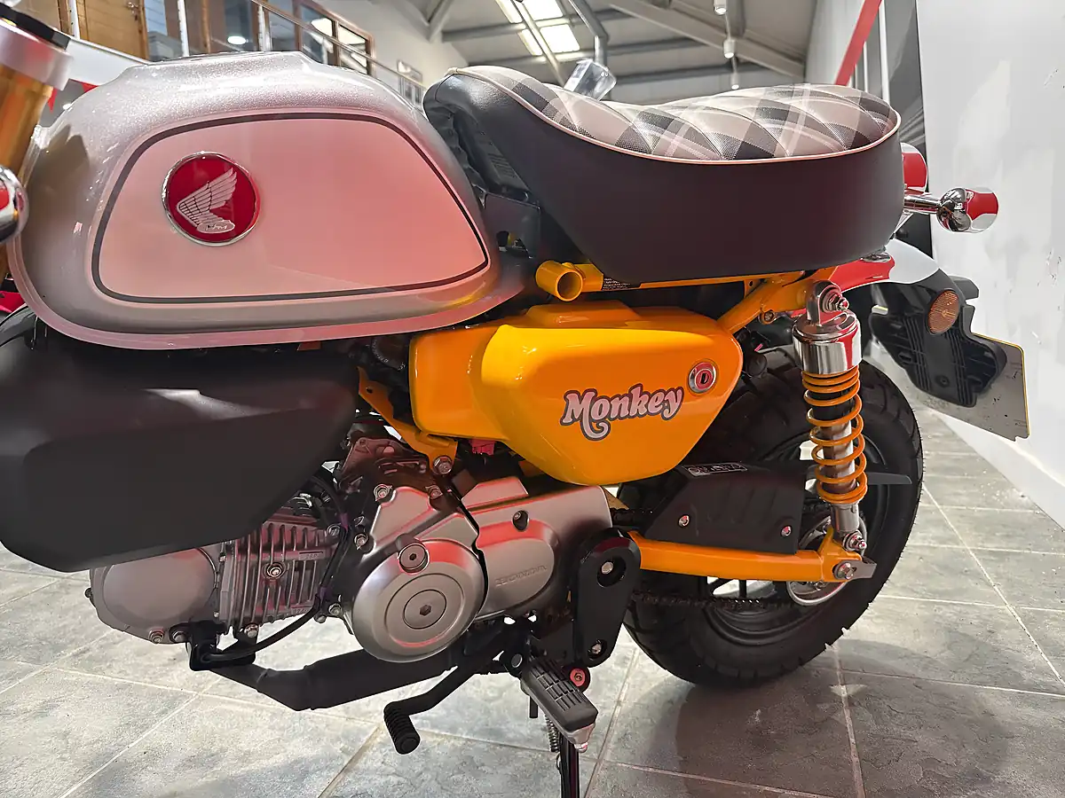 Used 2023 Honda Monkey 125 Yellow - Interior and Exterior details 5