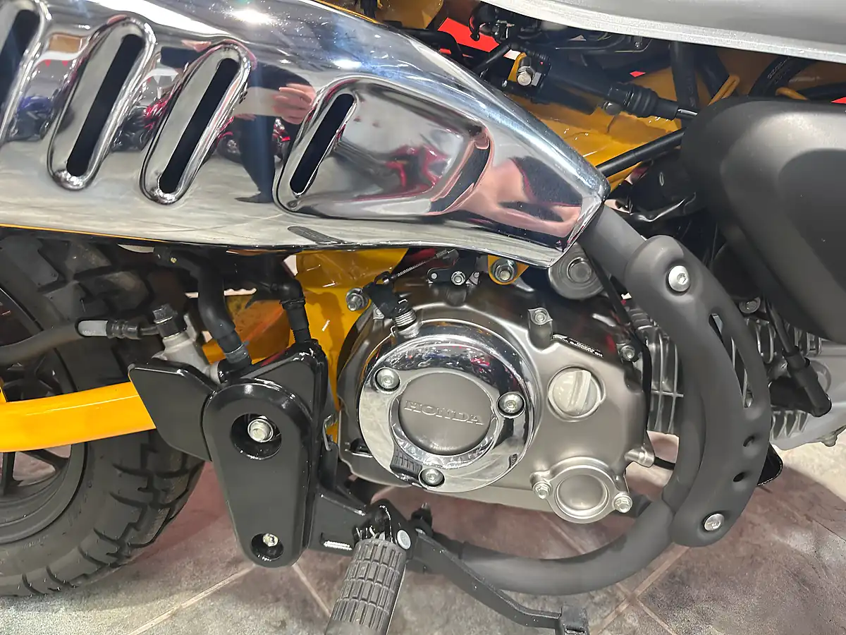 Used 2023 Honda Monkey 125 Yellow - Interior and Exterior details 6