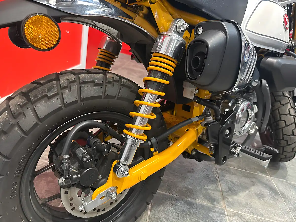 Used 2023 Honda Monkey 125 Yellow - Interior and Exterior details 7