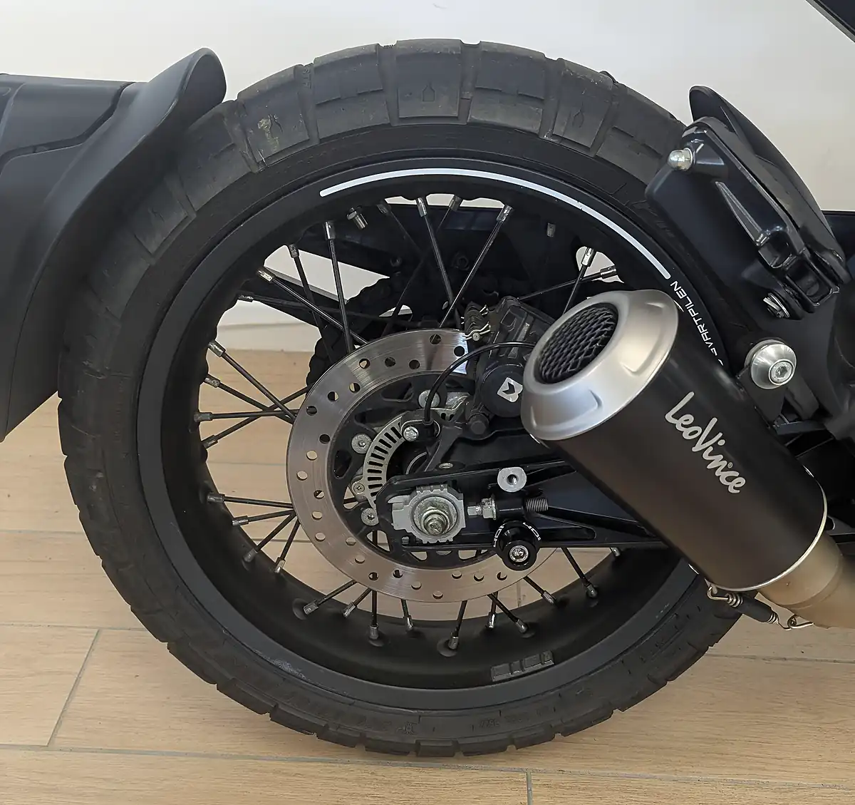 Used 2023 Husqvarna Svartpilen 401 Black - Interior and Exterior details 13