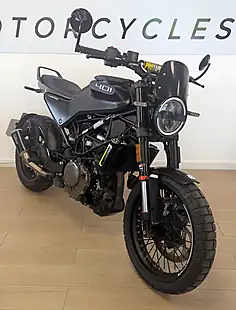 Used 2023 Husqvarna Svartpilen 401 Black - Interior and Exterior details 2