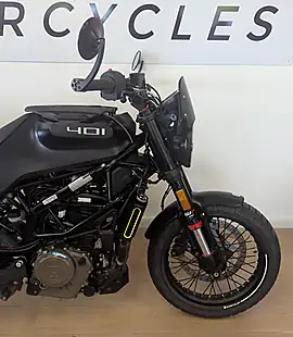 Used 2023 Husqvarna Svartpilen 401 Black - Interior and Exterior details 20