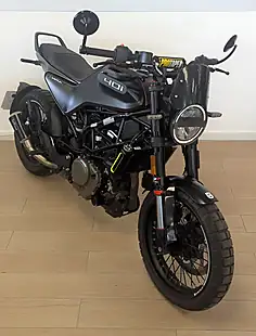 Used 2023 Husqvarna Svartpilen 401 Black - Interior and Exterior details 7