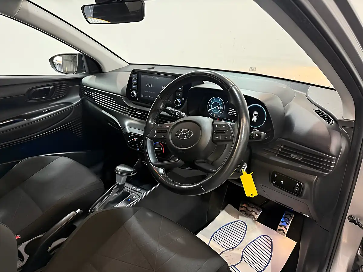 Used 2023 Hyundai Bayon Se Connect Bronze - Interior and Exterior details 11