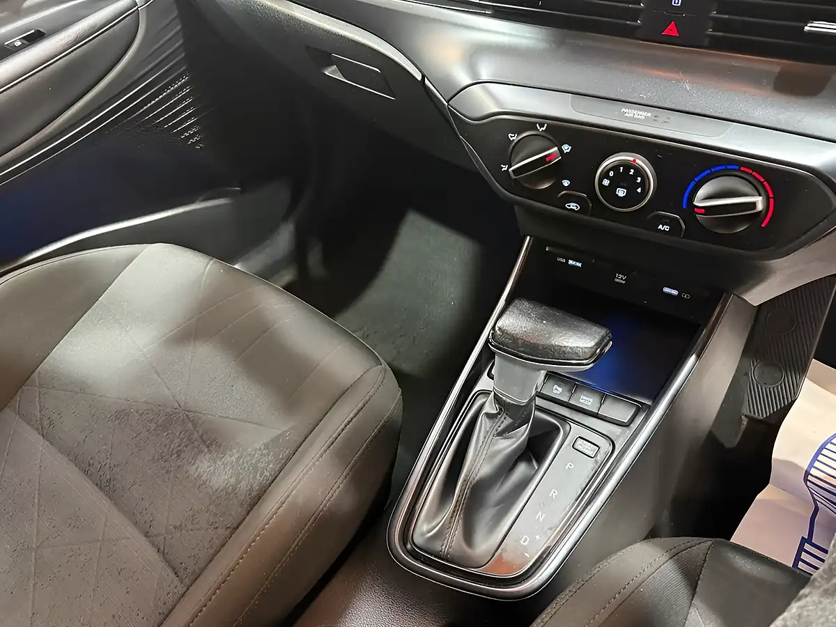 Used 2023 Hyundai Bayon Se Connect Bronze - Interior and Exterior details 15