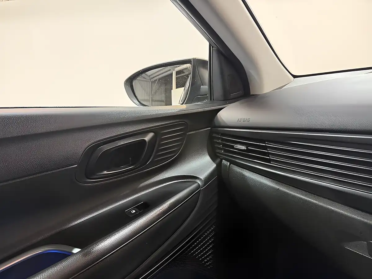 Used 2023 Hyundai Bayon Se Connect Bronze - Interior and Exterior details 17