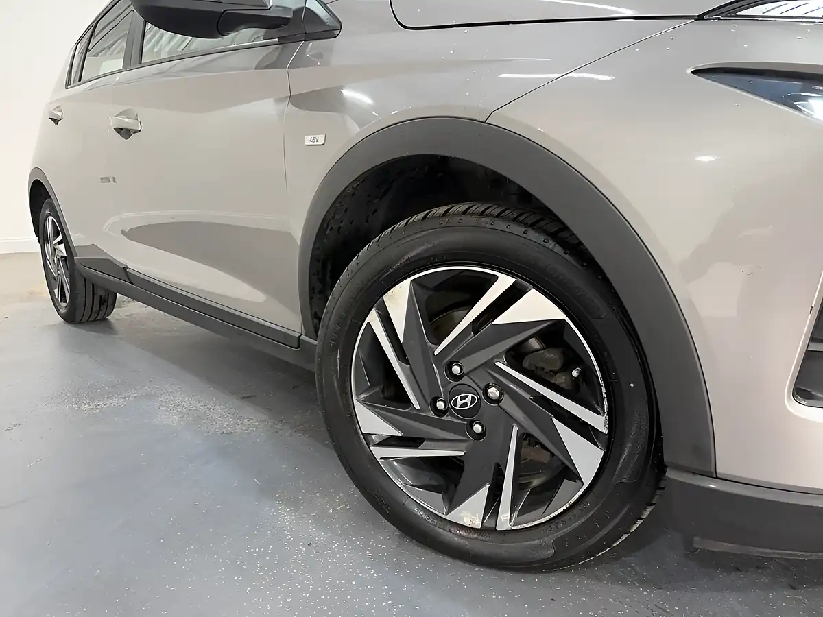 Used 2023 Hyundai Bayon Se Connect Bronze - Interior and Exterior details 4