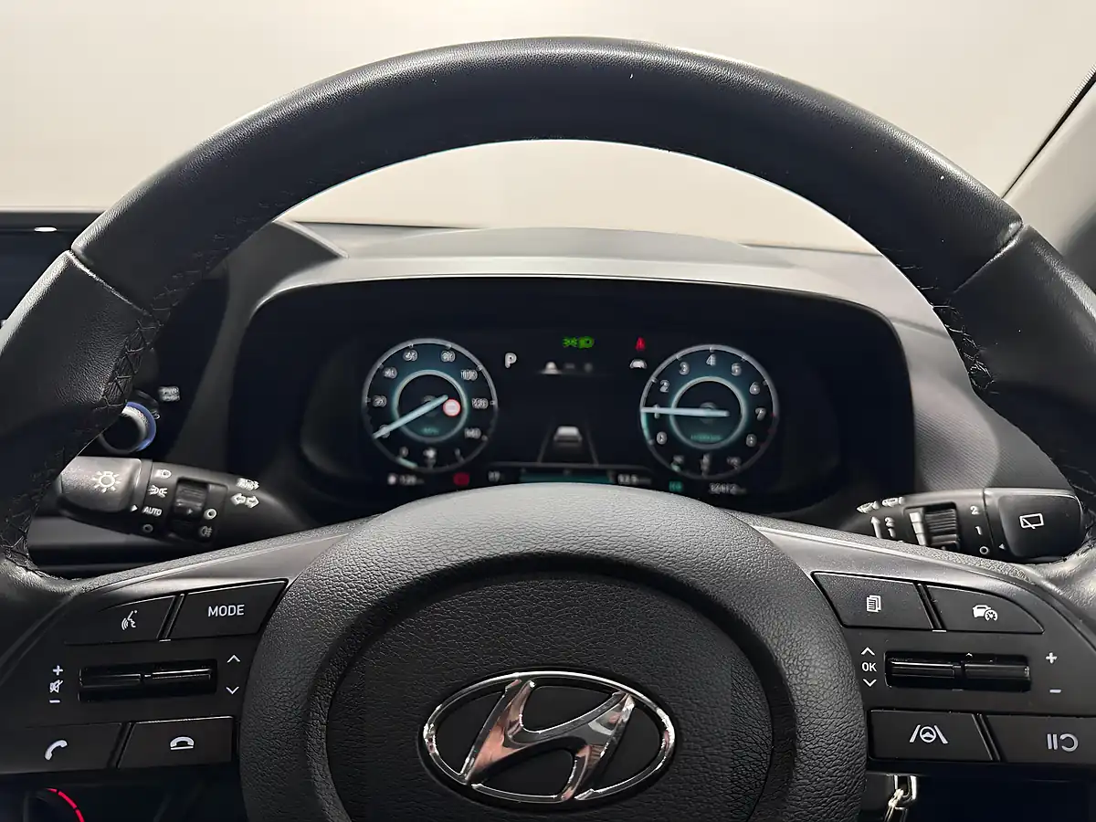 Used 2023 Hyundai Bayon Se Connect Mangrove Green - Interior and Exterior details 14