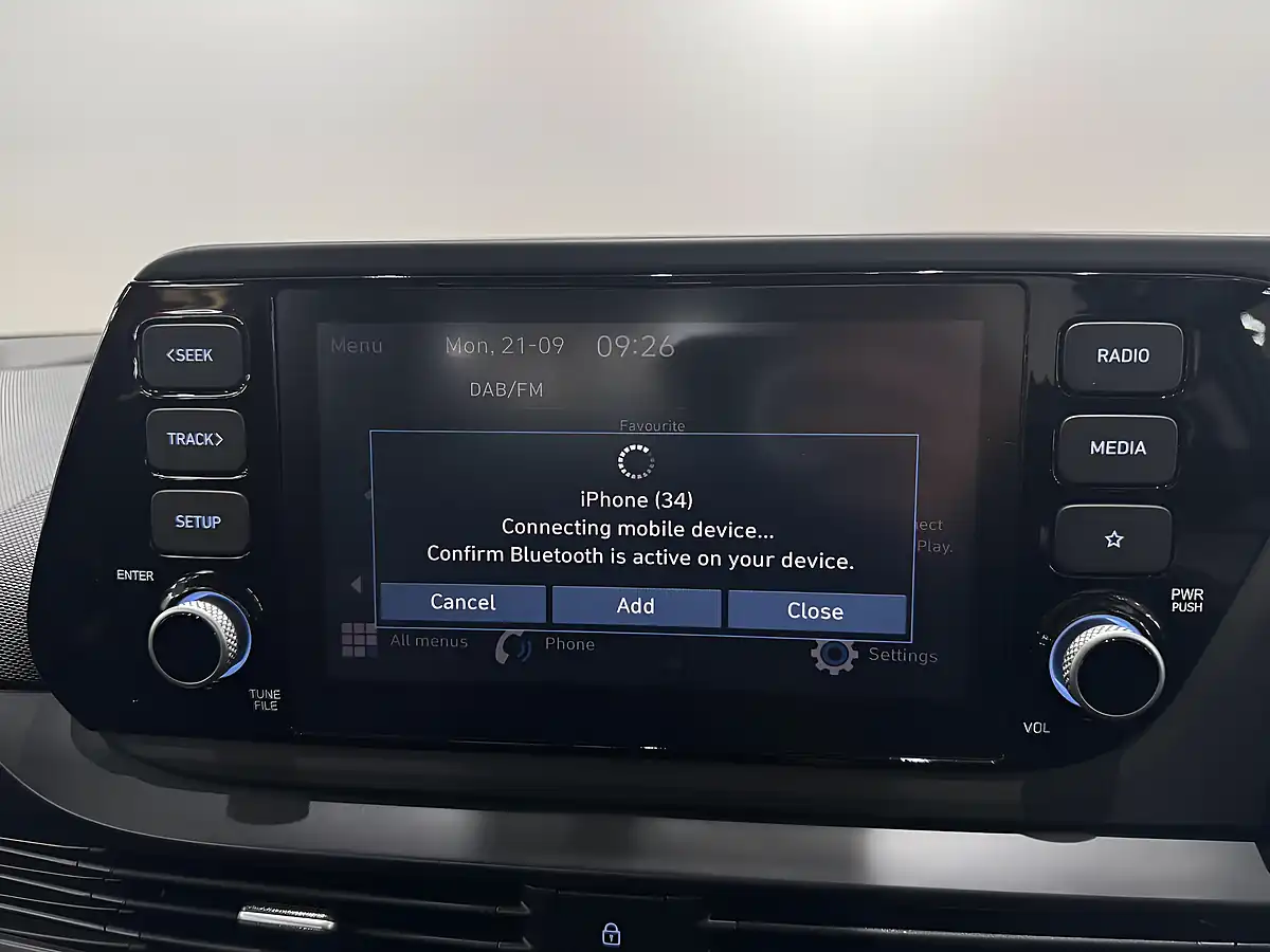 Used 2023 Hyundai Bayon Se Connect Mangrove Green - Interior and Exterior details 16