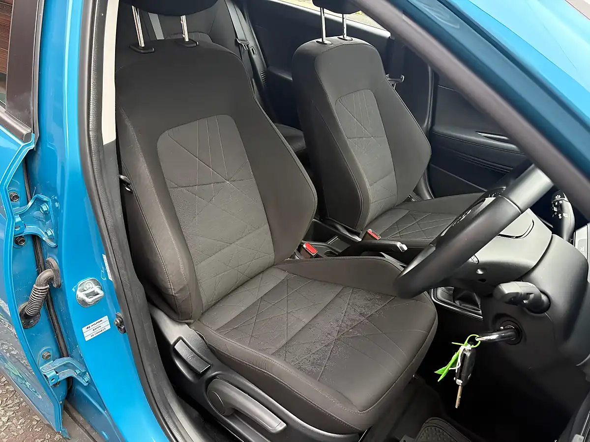 Used 2023 Hyundai Bayon Se Connect Turquoise - Interior and Exterior details 10
