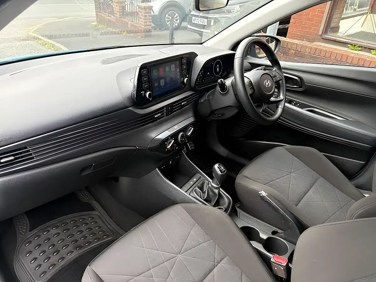 Used 2023 Hyundai Bayon Se Connect Turquoise - Interior and Exterior details 12