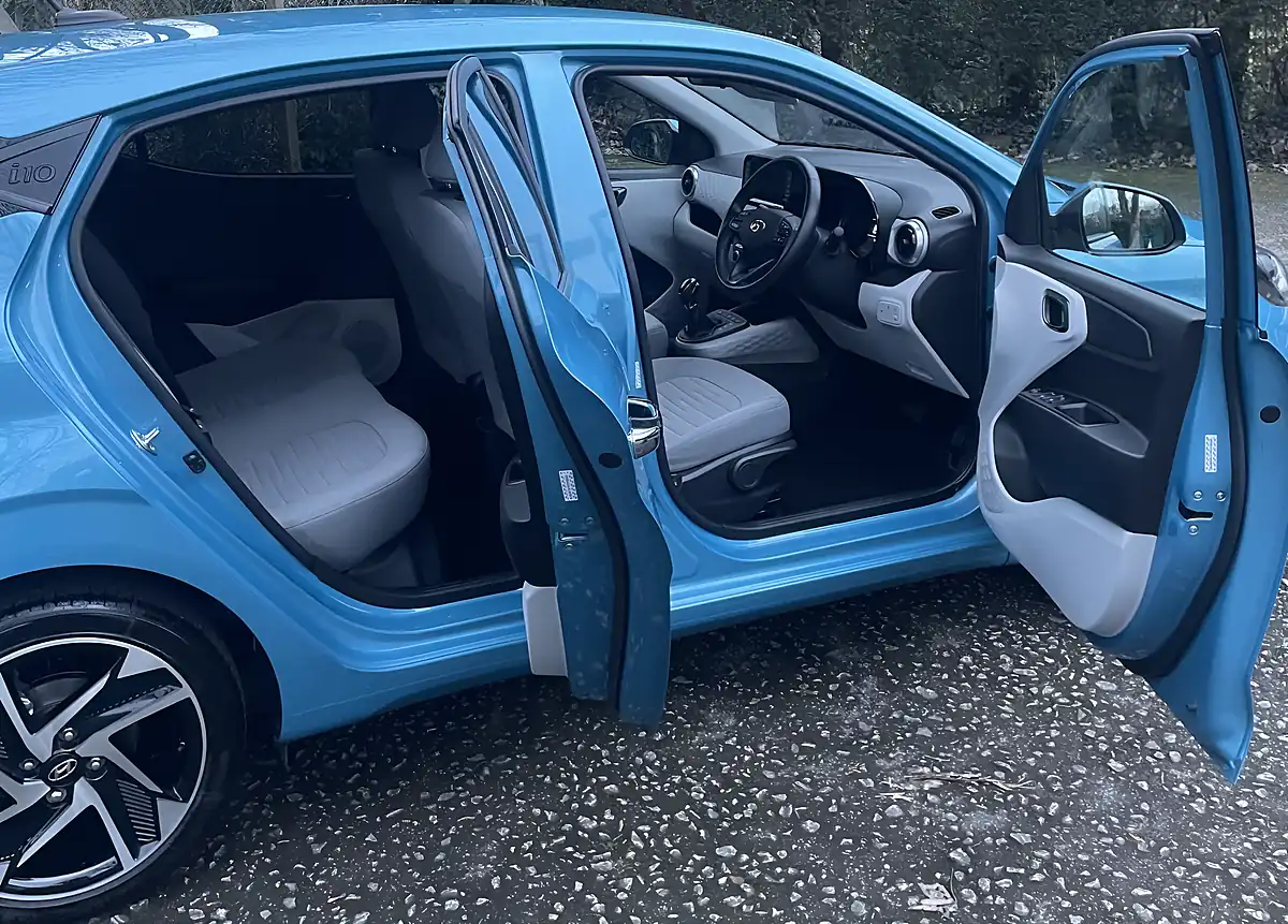 Used 2023 Hyundai I10 Prem Blue - Interior and Exterior details 5