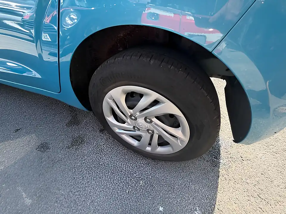 Used 2023 Hyundai i10 Se Blue - Interior and Exterior details 11