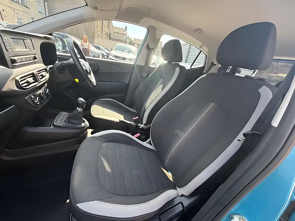 Used 2023 Hyundai i10 Se Blue - Interior and Exterior details 12