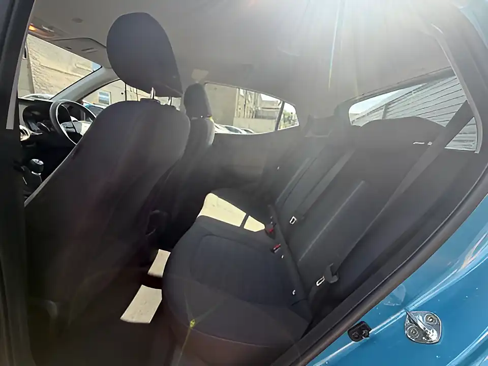 Used 2023 Hyundai i10 Se Blue - Interior and Exterior details 9