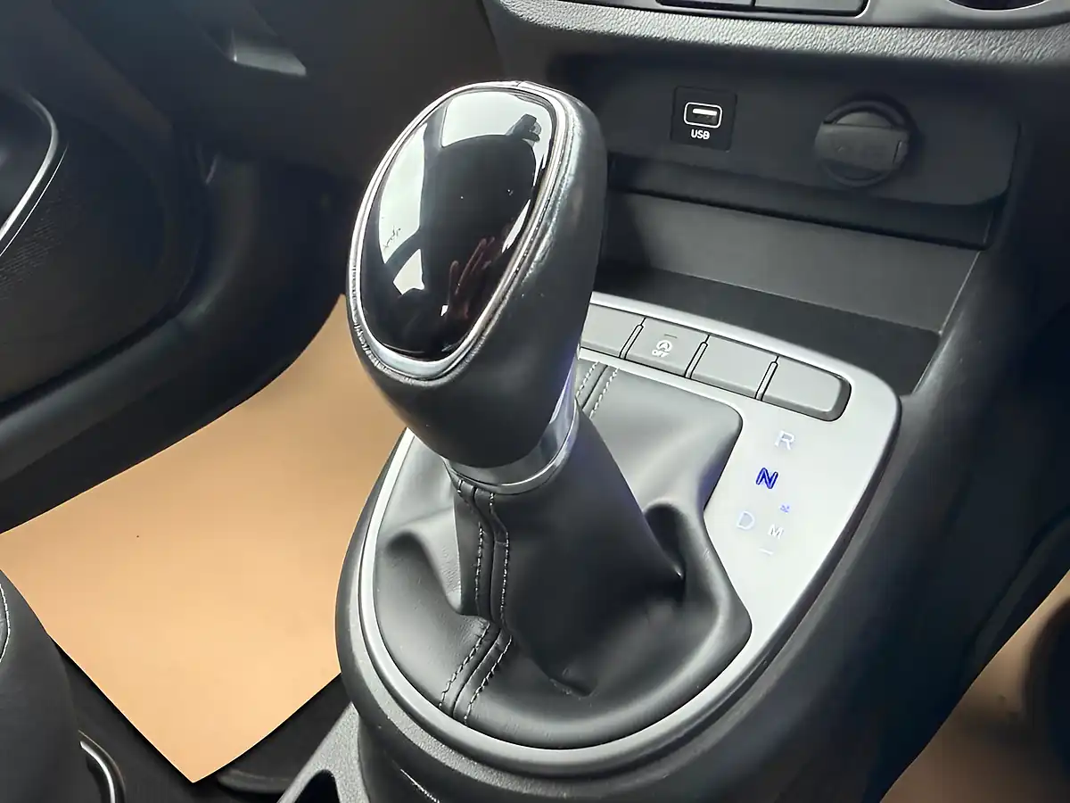 Used 2023 Hyundai I10 Se Connect Blue - Interior and Exterior details 12