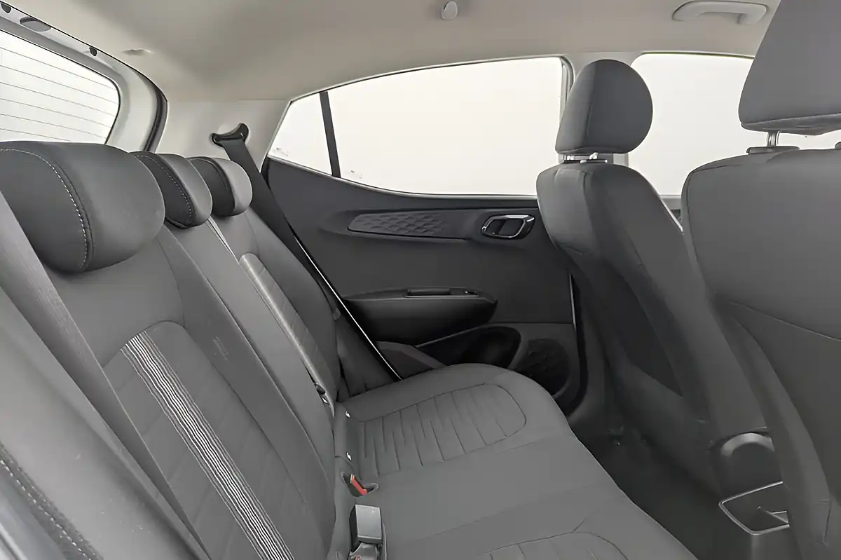 Used 2023 Hyundai I10 Se Connect White - Interior and Exterior details 13