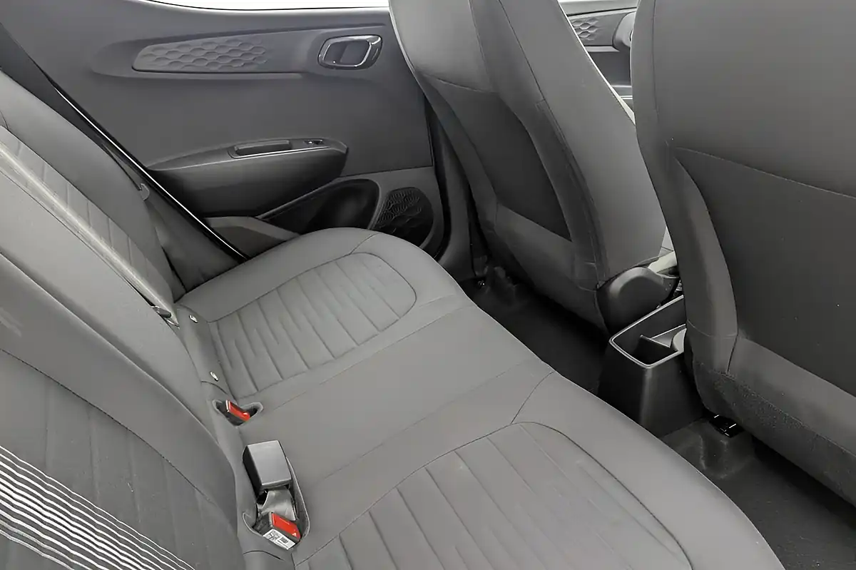 Used 2023 Hyundai I10 Se Connect White - Interior and Exterior details 15