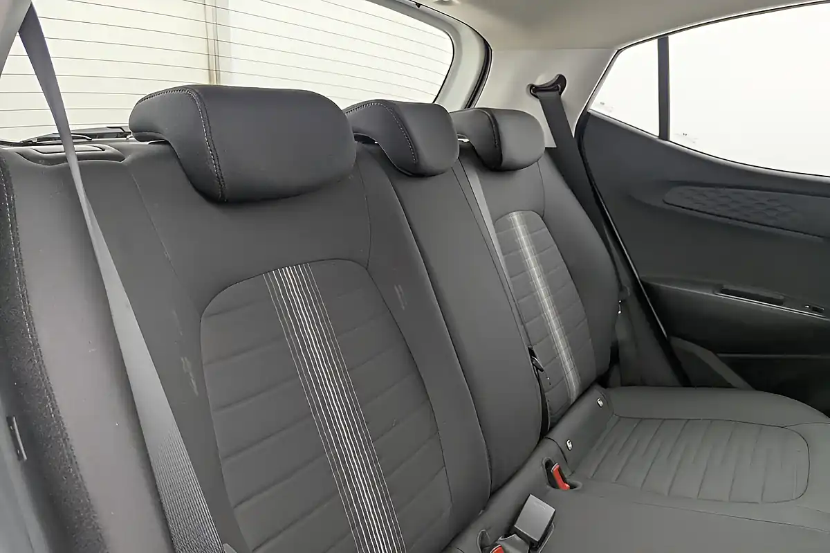 Used 2023 Hyundai I10 Se Connect White - Interior and Exterior details 16
