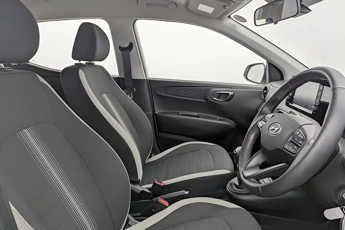 Used 2023 Hyundai I10 Se Connect White - Interior and Exterior details 2