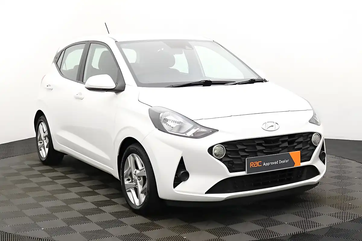 Used 2023 Hyundai I10 Se Connect White - Interior and Exterior details 8