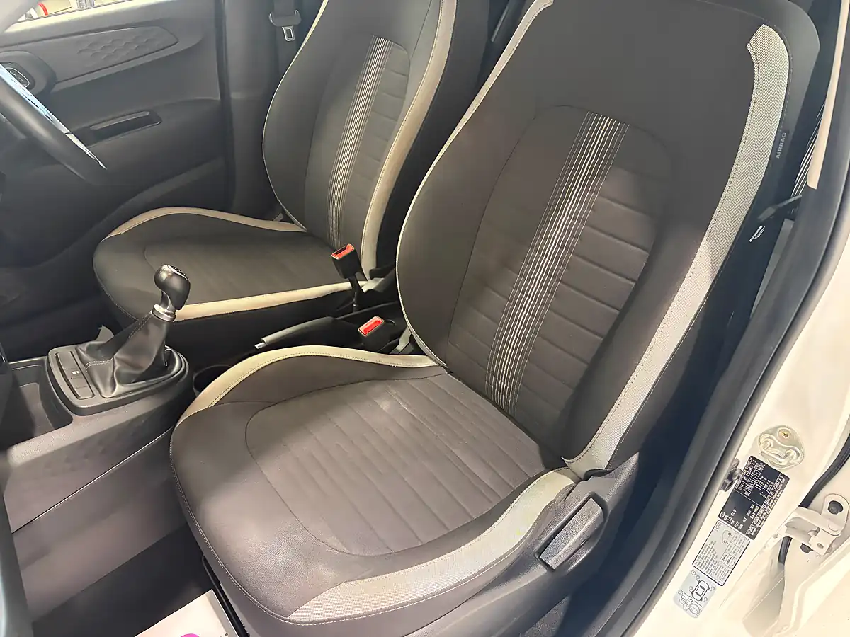 Used 2023 Hyundai I10 Se Connect White - Interior and Exterior details 16