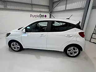 Used 2023 Hyundai I10 Se Connect White - Interior and Exterior details 7