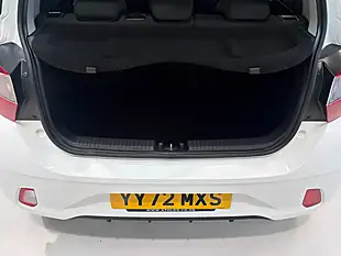 Used 2023 Hyundai I10 Se Connect White - Interior and Exterior details 9