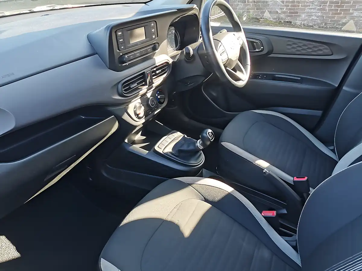 Used 2023 Hyundai I10 Se Intense Blue - Interior and Exterior details 9