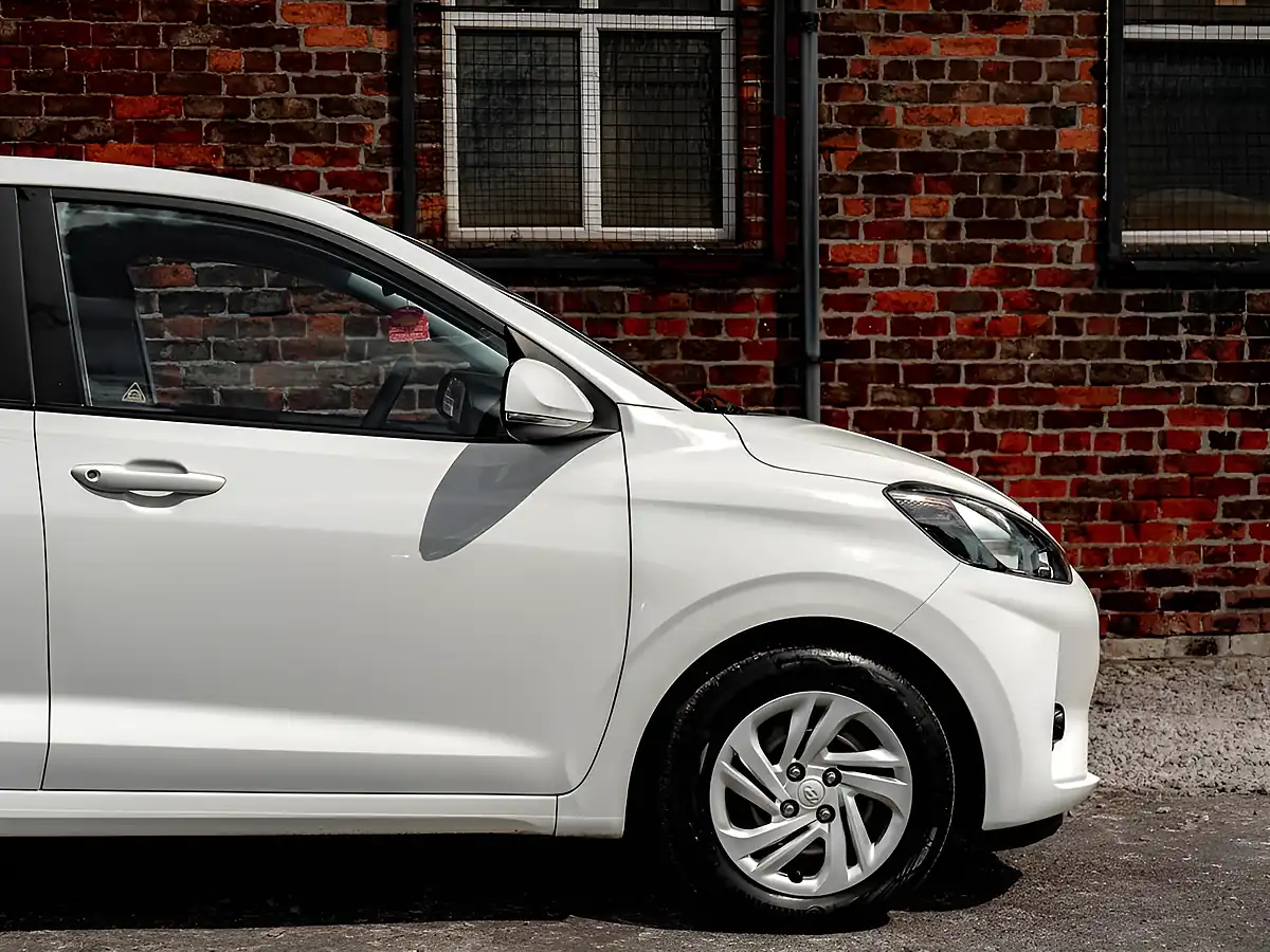 Used 2023 Hyundai I10 Se White - Interior and Exterior details 12