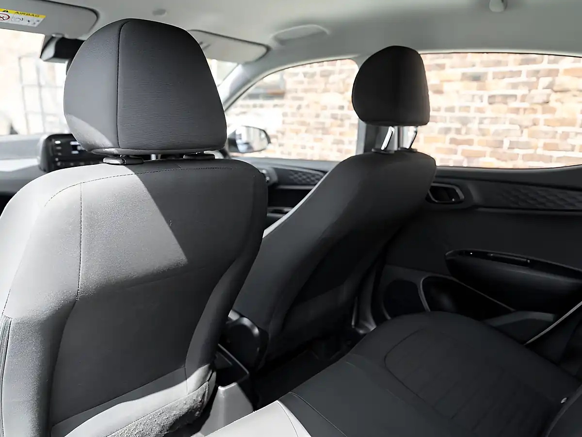 Used 2023 Hyundai I10 Se White - Interior and Exterior details 13