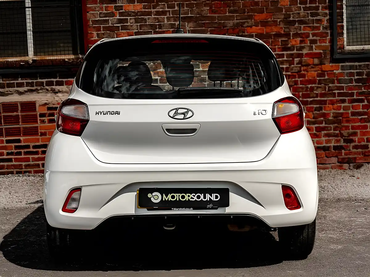 Used 2023 Hyundai I10 Se White - Interior and Exterior details 14
